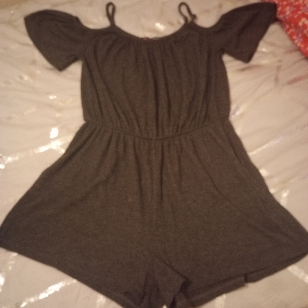 Like Brand new! Romper - Picture 3 of 3